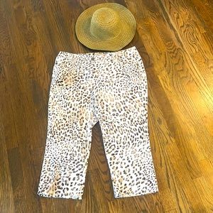 Chico’s leopard Print Capri pants Size 2